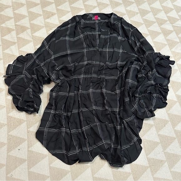 Vince Camuto
Women's Plaid Pintuck Flutter 3/4-Sleeve Henley Blouse - Picture 3 of 5